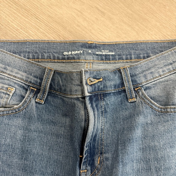 Old Navy WOW Boyfriend Straight Leg Jeans - Picture 2 of 3